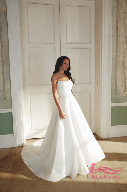 Robe de mariée Organza et appliqués de dentelle, Anastasia