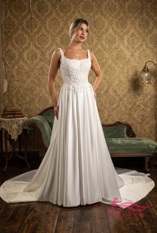 Robe de mariée Satin, Dentelle perlée, St-Gelais